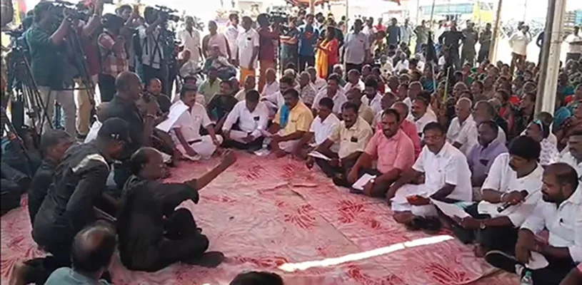 புதிய தலைமை செயலகத்திற்கு எதிராக மீனவர்கள் போராட்டம்