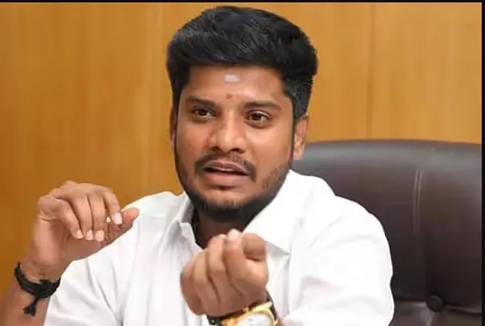 கோயிலை வைத்து அரசியல் செய்யும் ஒரு கூட்டம் உள்ளது - அமைச்சர் ரமேஷ்
