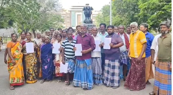 நாமக்கல் அருகே மயான நிலம் ஆக்கிரமிப்பு புகார் – ஆட்சியரிடம் பொதுமக்கள் மனு