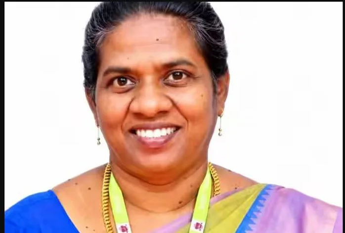 திருநெல்வேலி பி.எச்.டி. மாணவியிடம் ரூ.1 லட்சம் லஞ்சம் கேட்ட பேராசிரியை சஸ்பெண்ட்