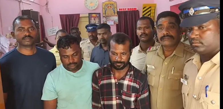 தருமபுரியில் காரில் தொடர் கொள்ளையடித்த 4 பேர் கைது - நகைகள், ரூ.40 ஆயிரம் பணம் பறிமுதல்