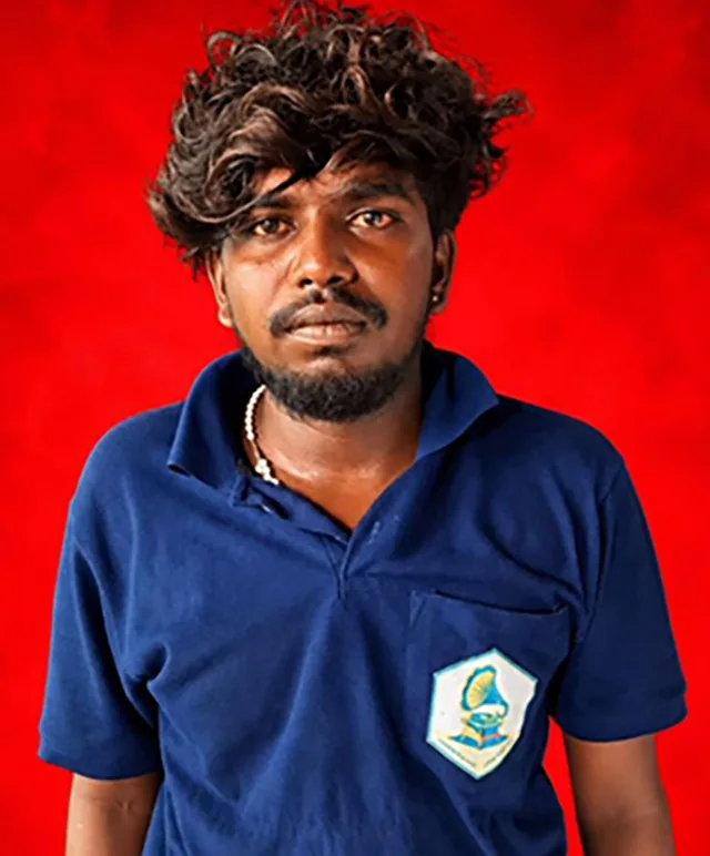 வீட்டின் மீது பெட்ரோல் குண்டு வீசிய வாலிபர் கைது