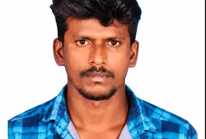 இடப்பிரச்சனையில் வாலிபர் வெட்டி படுகொலை - இருவருக்கு போலீசார் வலை