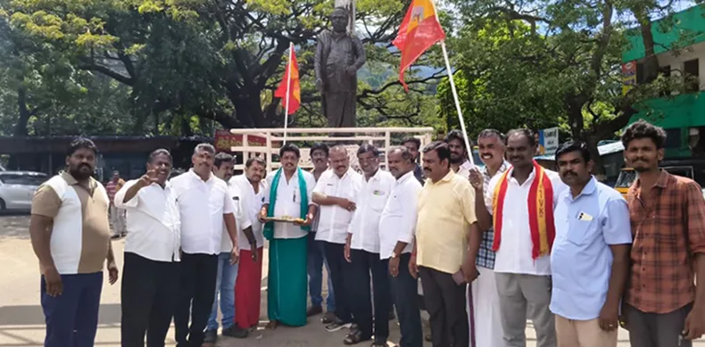 தாராபுரம், மதுராந்தகத்தில் தவெக வெற்றி - குற்றாலத்தில் பட்டாசு வெடித்து கொண்டாட்டம்