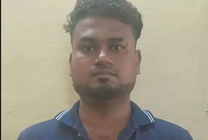 தபாலில் வந்த 900 போதை மாத்திரைகள் பறிமுதல் - வாலிபர் கைது