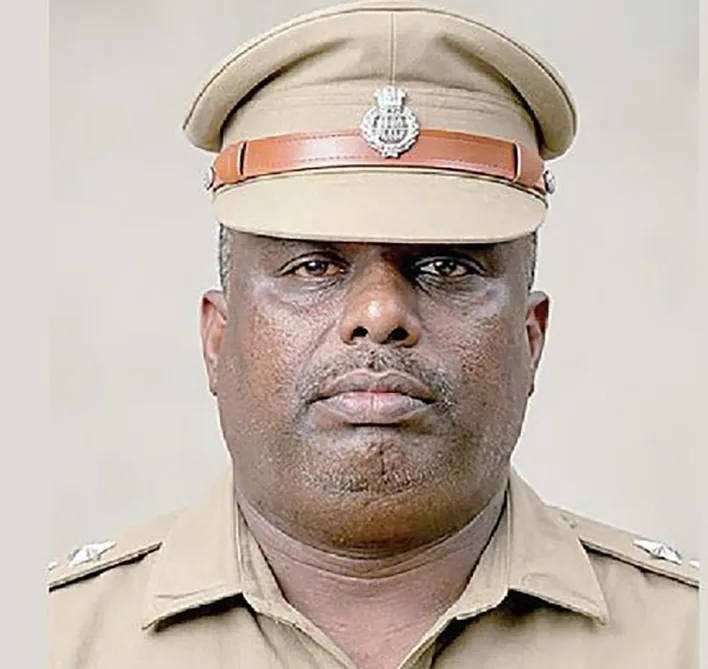 திருப்பத்தூரில் மாணவரை விடுவிக்க ரூ.10 ஆயிரம் லஞ்சம் கேட்ட எஸ்.ஐ. பணியிடை நீக்கம்